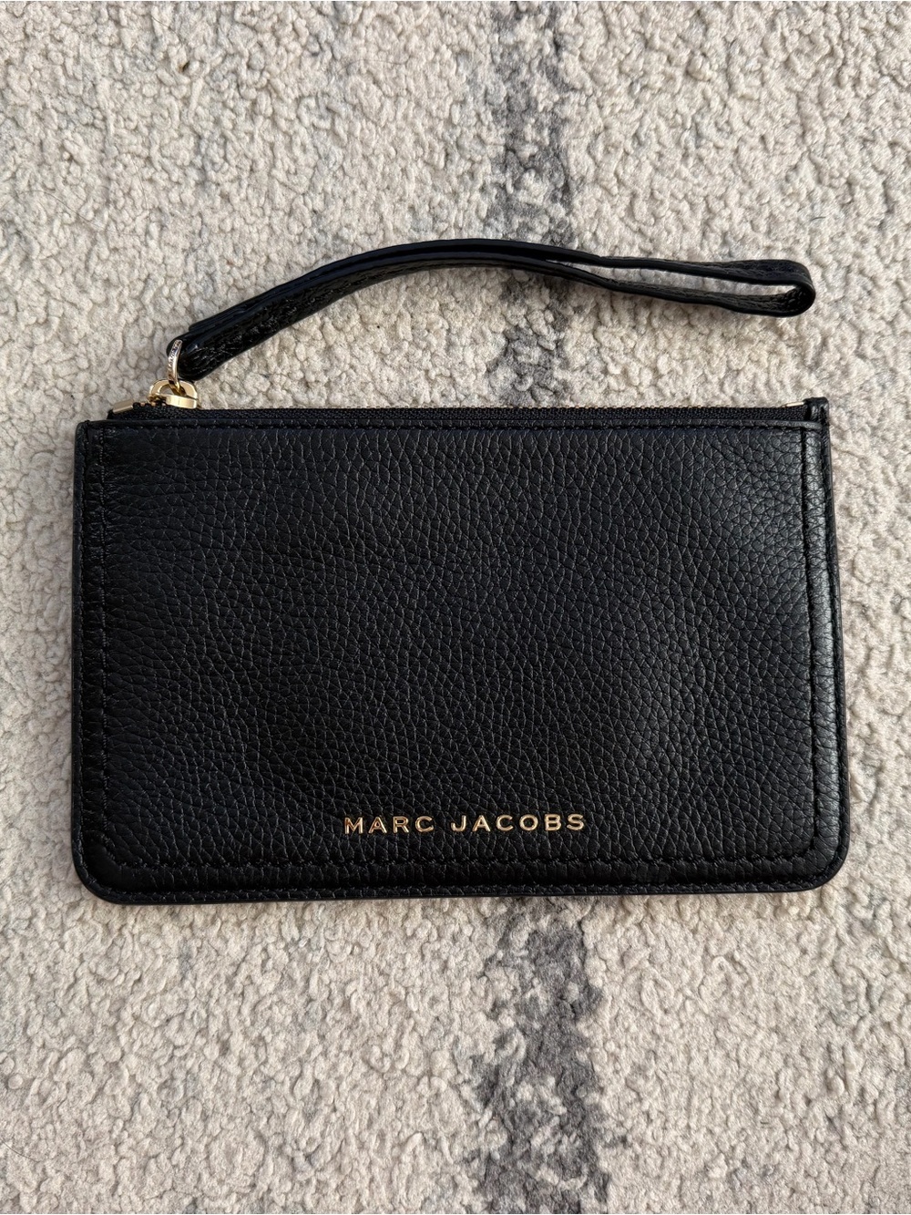 Marc Jacobs The Groove grained leather wristlet